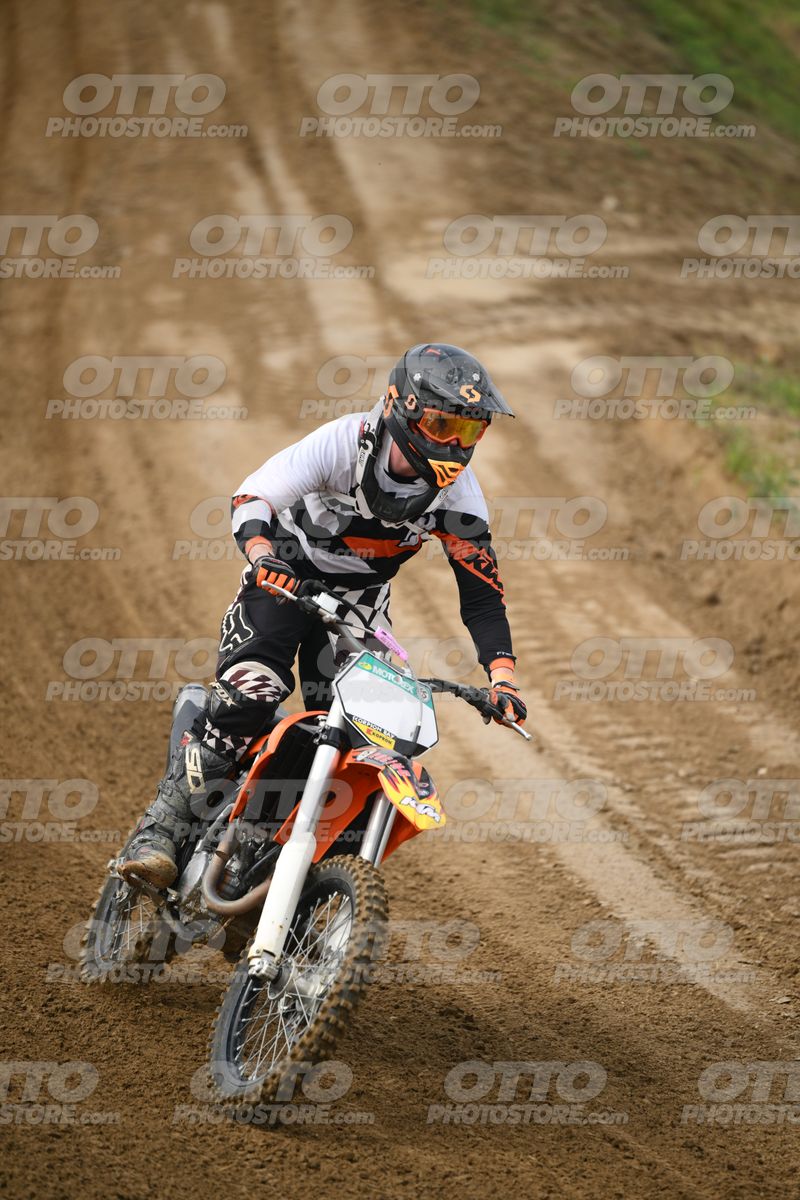 KTM ORANGE WHITE - BLACK WHITE ORANGE SUIT - BLACK ORANGE HELMET · DSH_0678