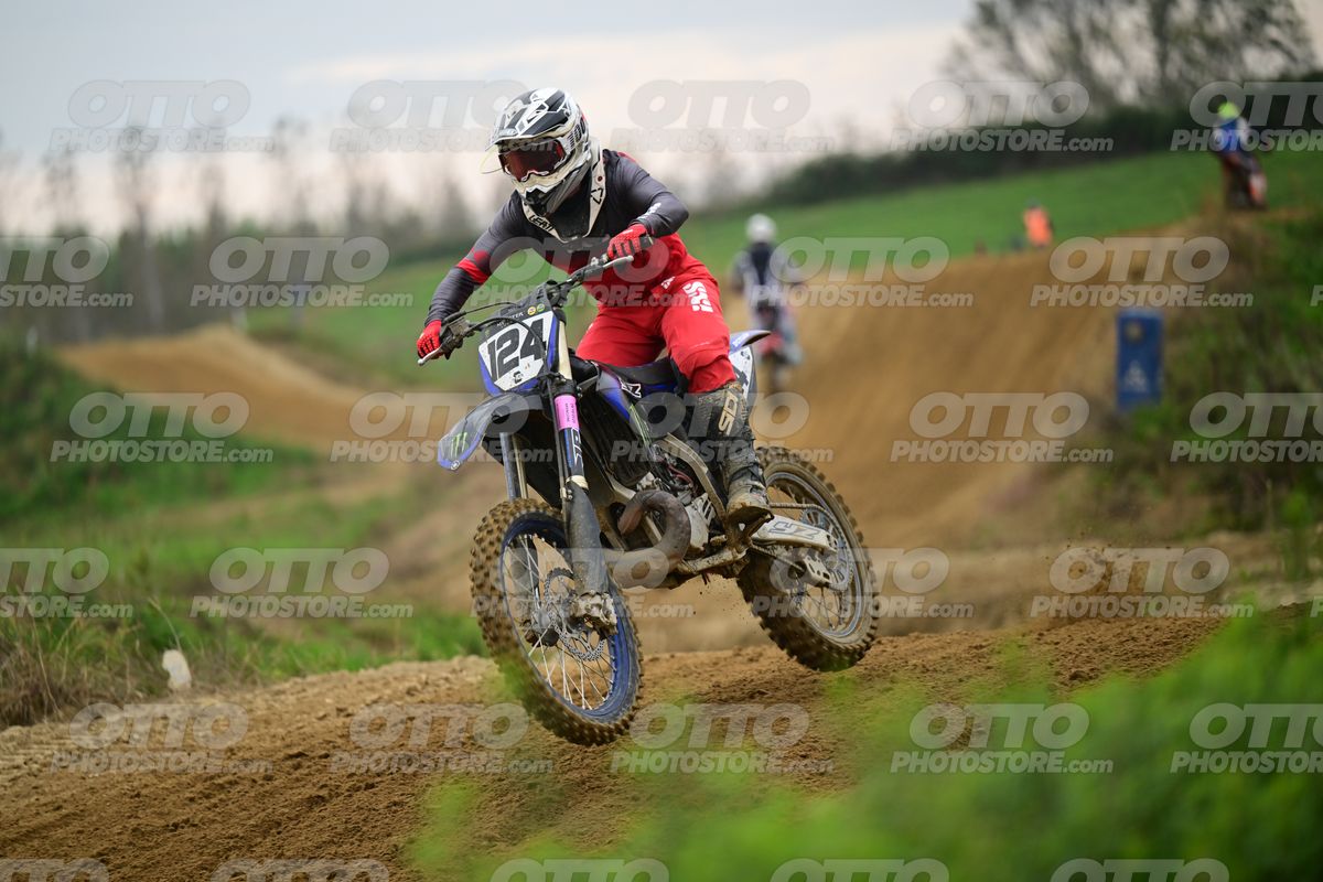 124 · DSH_0681