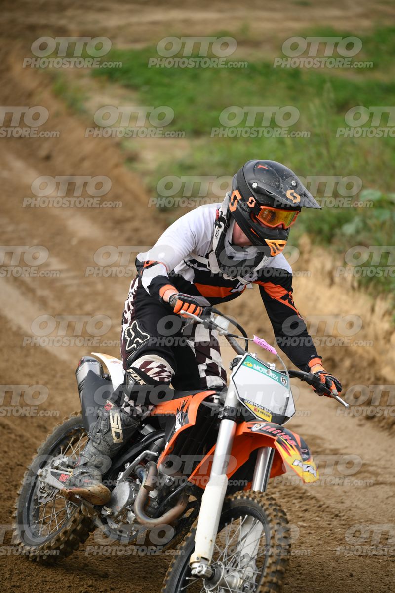 KTM ORANGE WHITE - BLACK WHITE ORANGE SUIT - BLACK ORANGE HELMET · DSH_0681