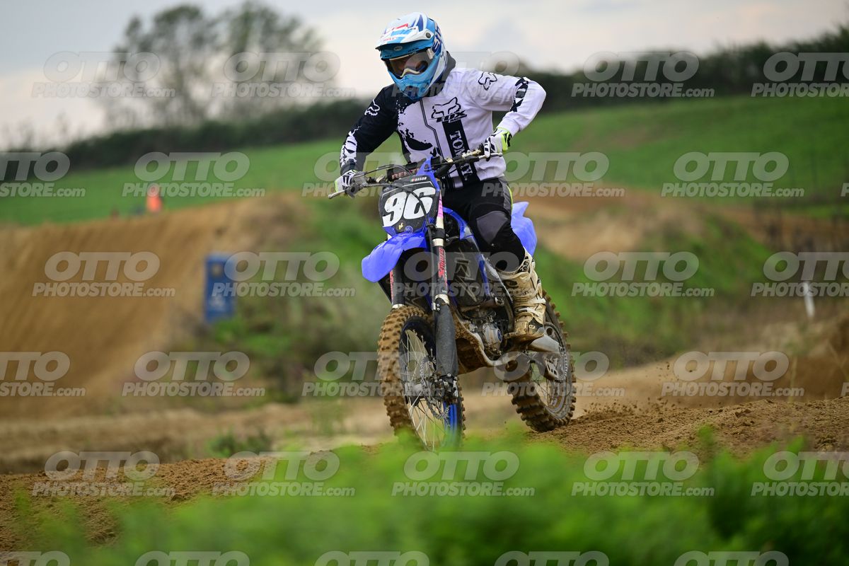 96 · DSH_0685