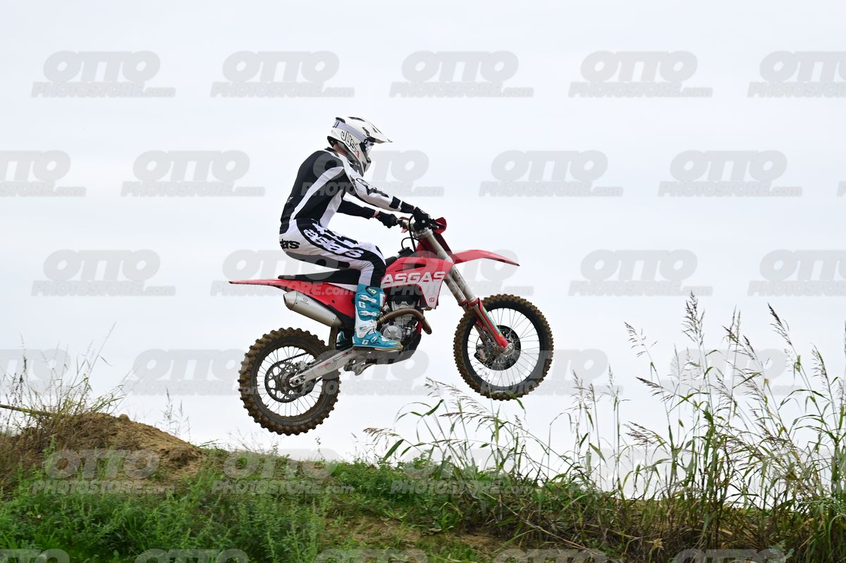 0 - HONDA RED WHITE - WHITE BLACK SUITE (WHITE BLACK HELMET) · DSH_0693