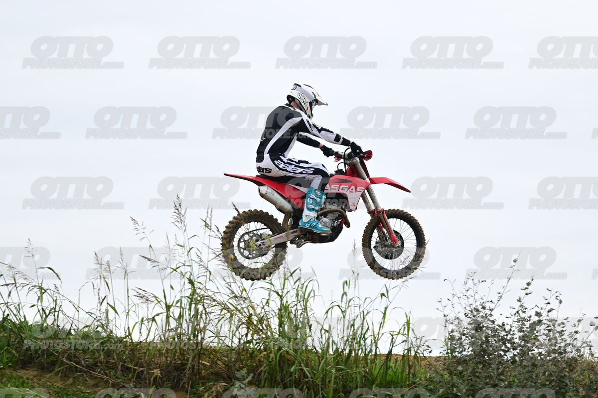 0 - HONDA RED WHITE - WHITE BLACK SUITE (WHITE BLACK HELMET) · DSH_0695