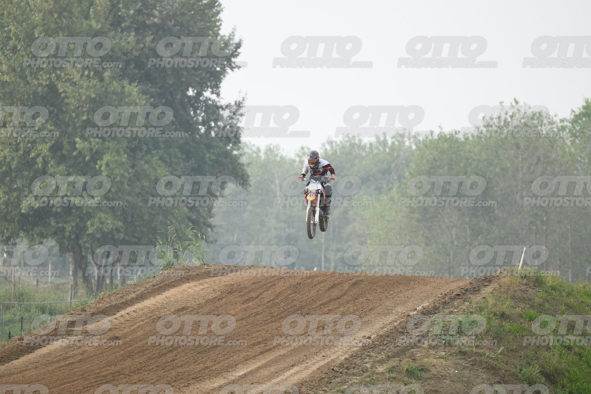 KTM ORANGE WHITE - BLACK WHITE ORANGE SUIT - BLACK ORANGE HELMET · DSH_0714