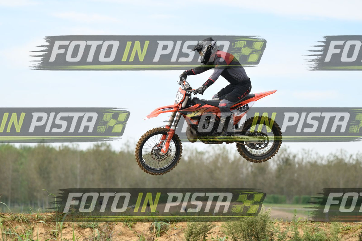 39 · DSH_0715