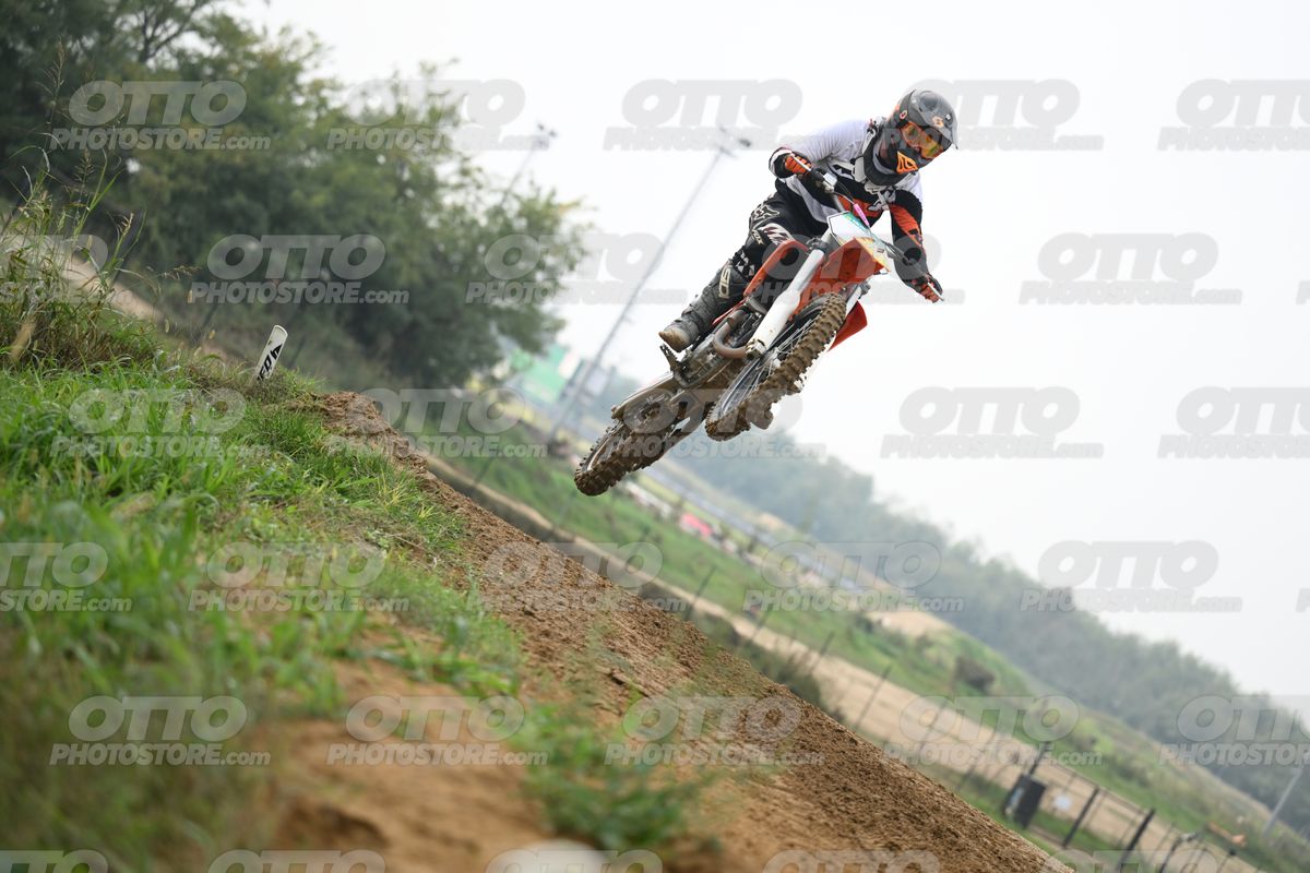 KTM ORANGE WHITE - BLACK WHITE ORANGE SUIT - BLACK ORANGE HELMET · DSH_0718