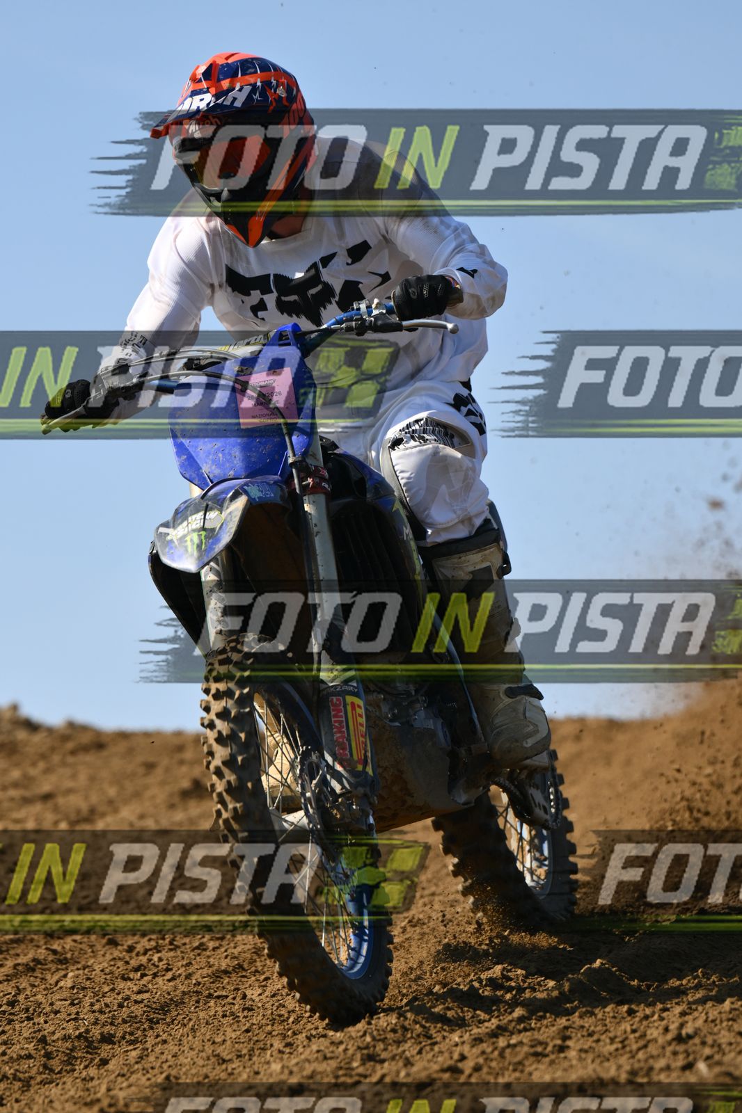 BLUE BIKE - WHITE SHIRT - ORANGE BLACK HELMET · DSH_0743