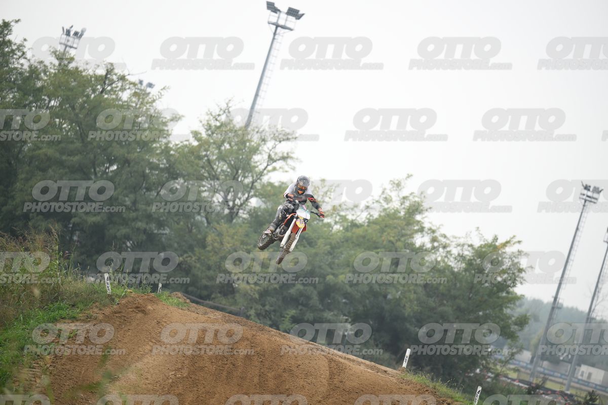 KTM ORANGE WHITE - BLACK WHITE ORANGE SUIT - BLACK ORANGE HELMET · DSH_0766