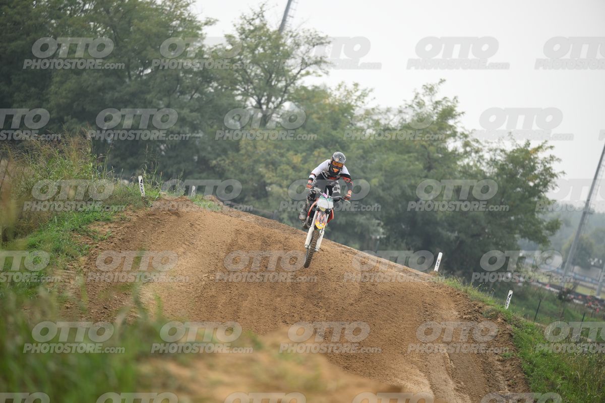 KTM ORANGE WHITE - BLACK WHITE ORANGE SUIT - BLACK ORANGE HELMET · DSH_0770