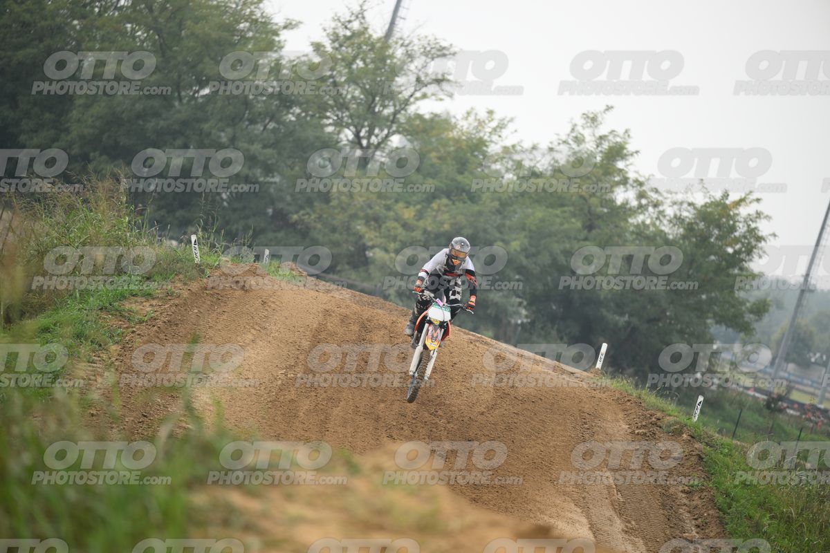 KTM ORANGE WHITE - BLACK WHITE ORANGE SUIT - BLACK ORANGE HELMET · DSH_0771