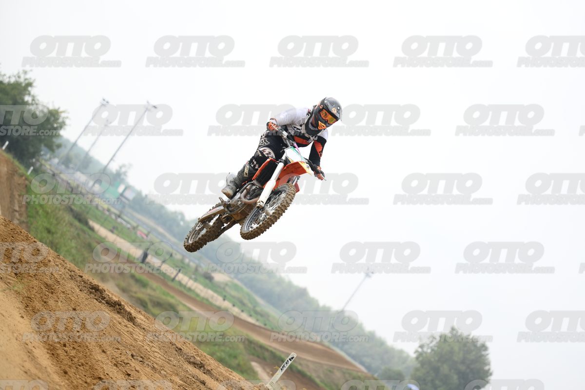 KTM ORANGE WHITE - BLACK WHITE ORANGE SUIT - BLACK ORANGE HELMET · DSH_0777
