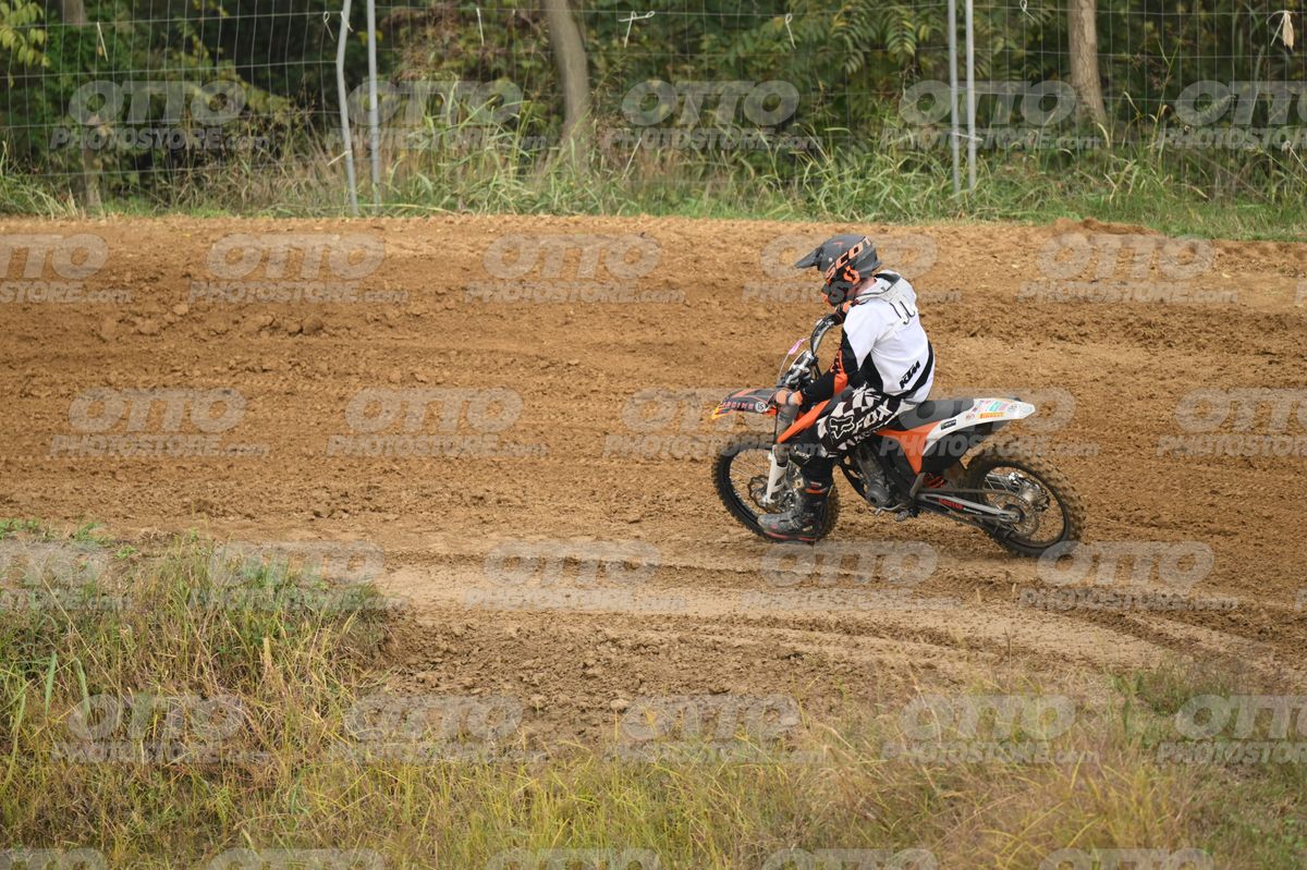KTM ORANGE WHITE - BLACK WHITE ORANGE SUIT - BLACK ORANGE HELMET · DSH_0787