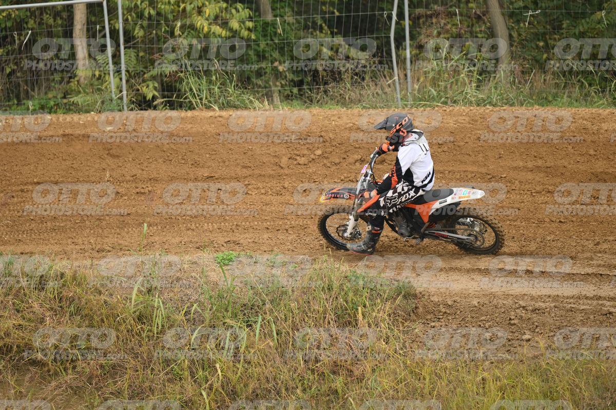 KTM ORANGE WHITE - BLACK WHITE ORANGE SUIT - BLACK ORANGE HELMET · DSH_0788