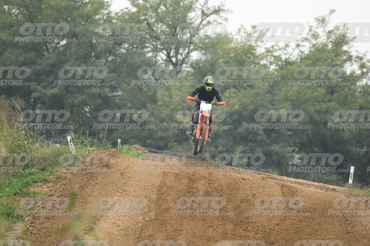 KTM SX ORANGE WHITE - ALL BLACK SUIT - FLUO YELLOW BLACK HELMET · DSH_0802