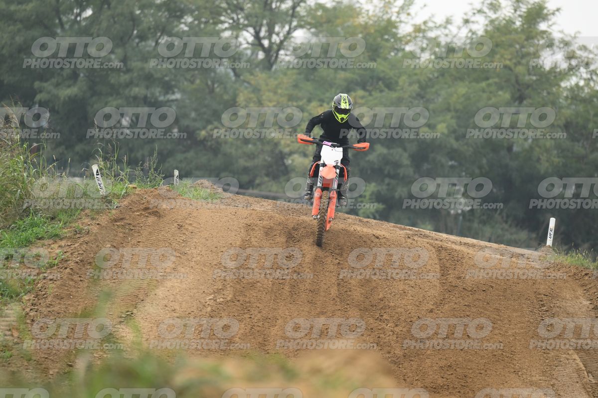 KTM SX ORANGE WHITE - ALL BLACK SUIT - FLUO YELLOW BLACK HELMET · DSH_0804