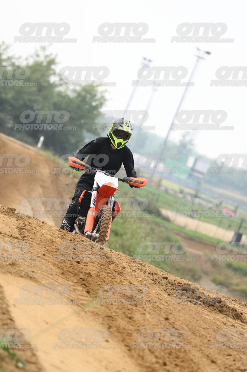 KTM SX ORANGE WHITE - ALL BLACK SUIT - FLUO YELLOW BLACK HELMET · DSH_0807