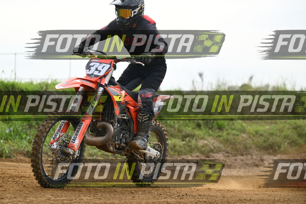 39 · DSH_0818