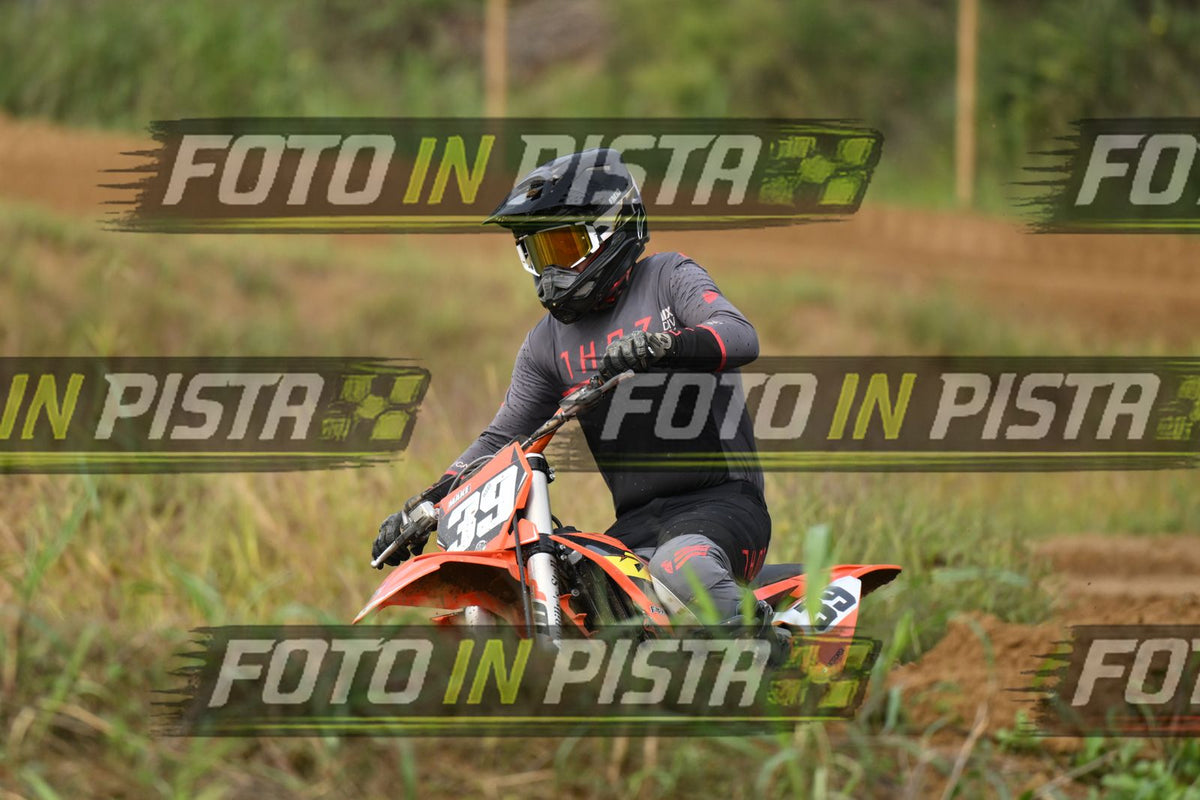 39 · DSH_0825