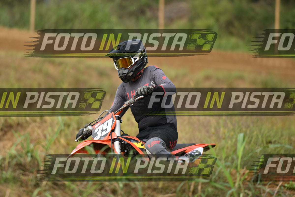39 · DSH_0826