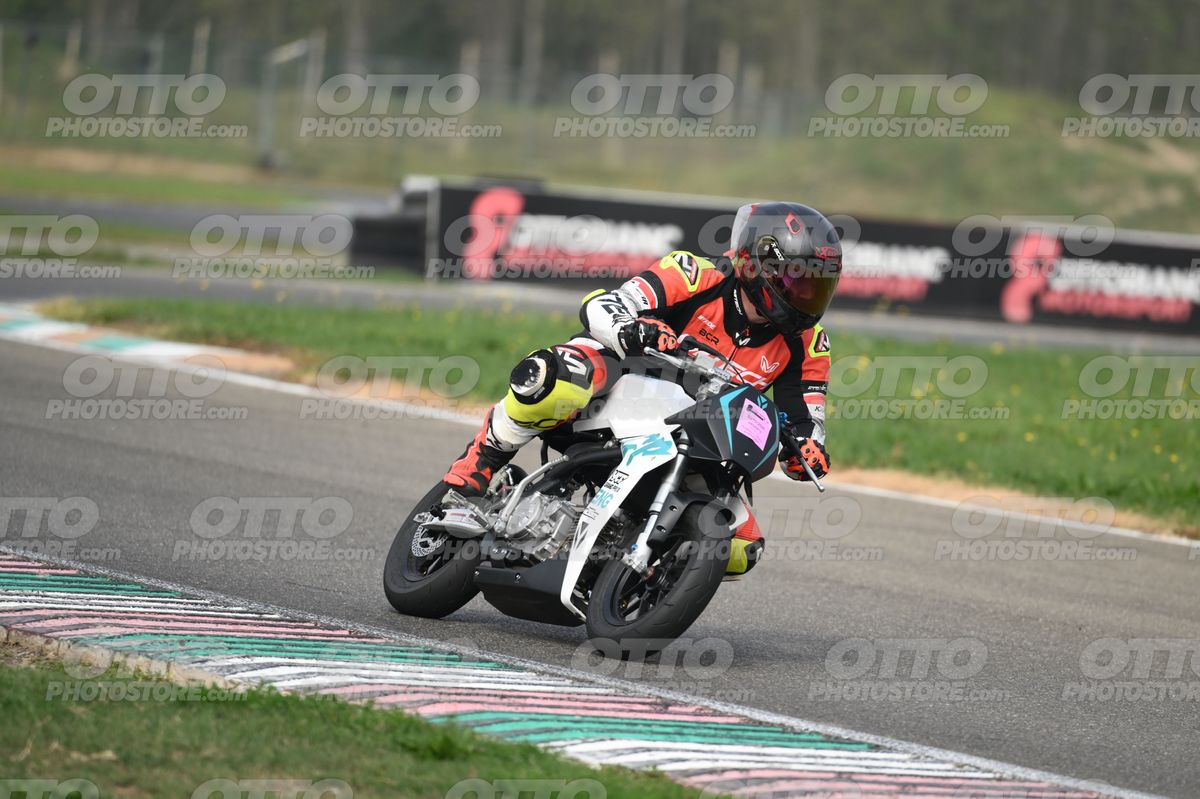 PITBIKE - SCOOTER WHITE BLACK MINI SPORT BIKE WITH TEAL TRIM AND PINK PLATE - ORANGE BLACK FLUO YELLOW MTECH SUIT - BLACK HELMET WITH ORANGE VISOR · DSH_0826