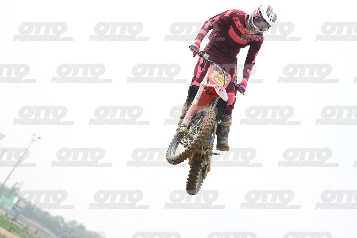 13 · DSH_0833