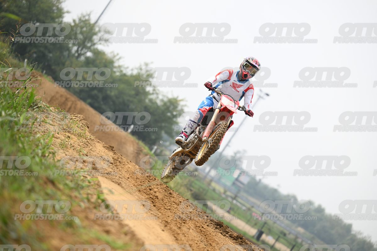 HONDA CRF - White Red Blue Honda Suite · DSH_0837