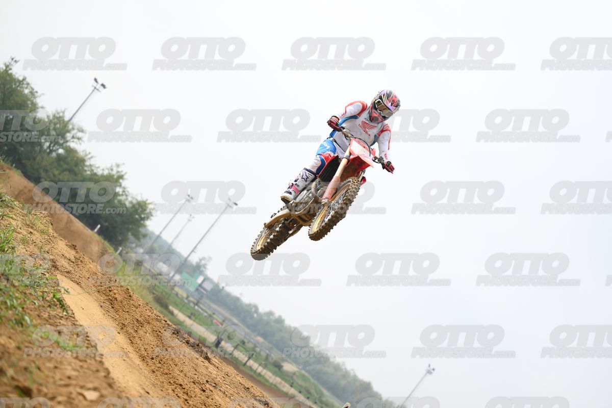 HONDA CRF - White Red Blue Honda Suite · DSH_0842