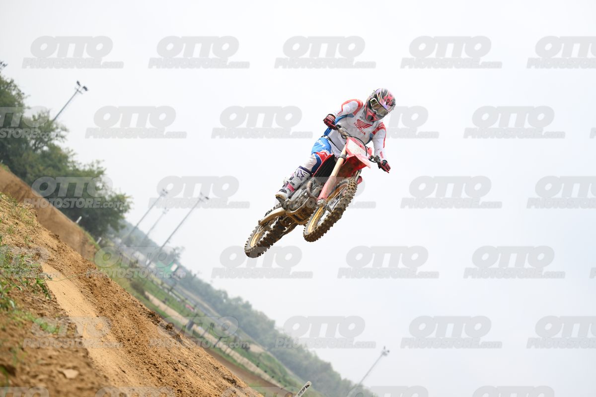 HONDA CRF - White Red Blue Honda Suite · DSH_0843