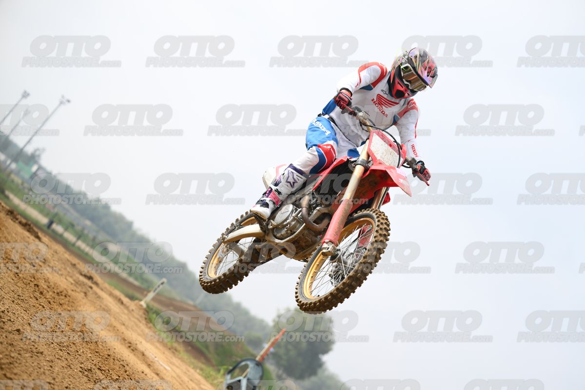 HONDA CRF - White Red Blue Honda Suite · DSH_0847