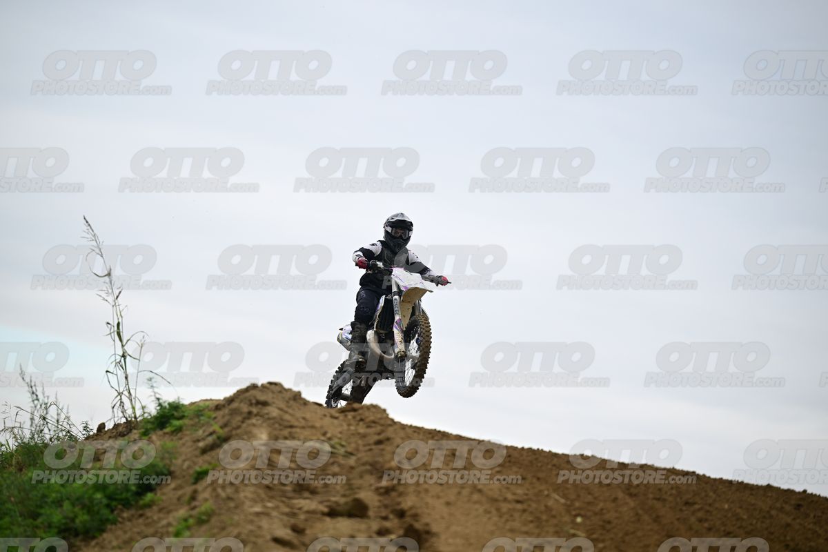 0 - HONDA WHITE PURPLE - WHITE BLACK SUITE (WHITE BLACK HELMET) · DSH_0866