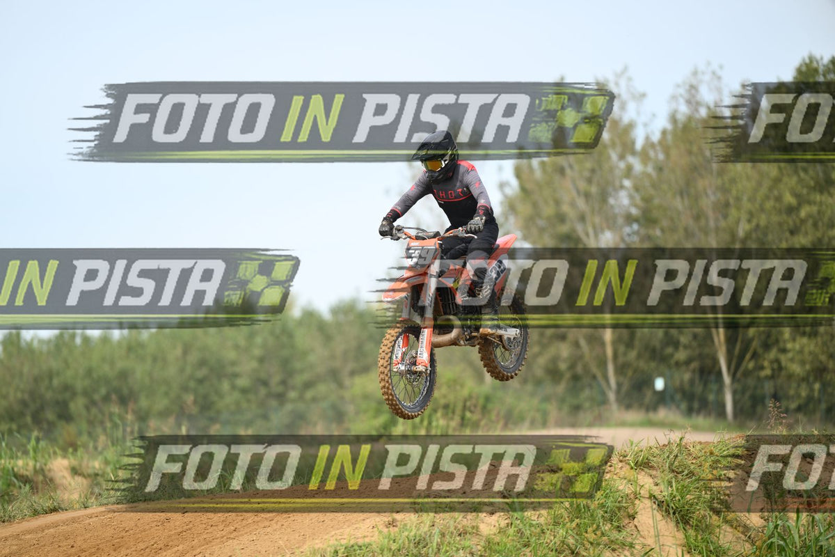 39 · DSH_0868