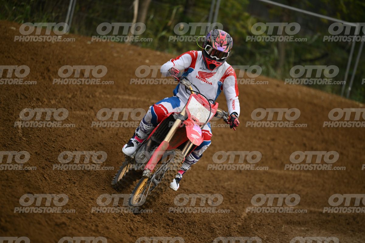 HONDA CRF - White Red Blue Honda Suite · DSH_0876
