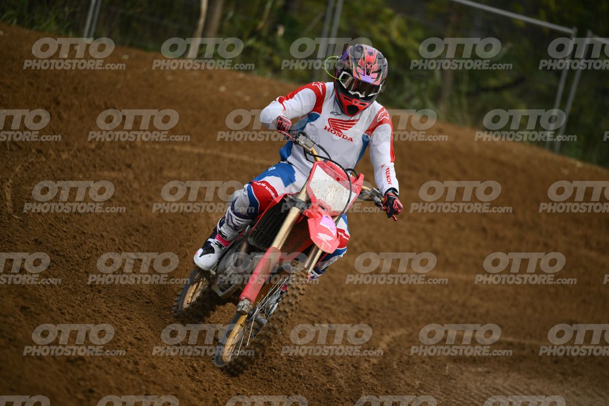HONDA CRF - White Red Blue Honda Suite · DSH_0877