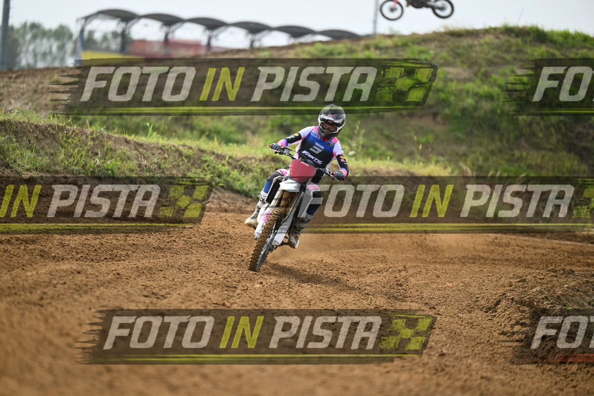 FANTIC RED PINK · DSH_0906