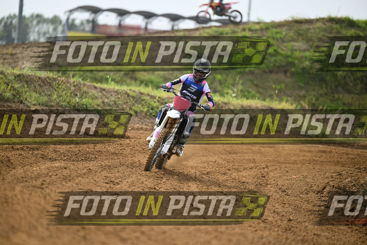 FANTIC RED PINK · DSH_0908