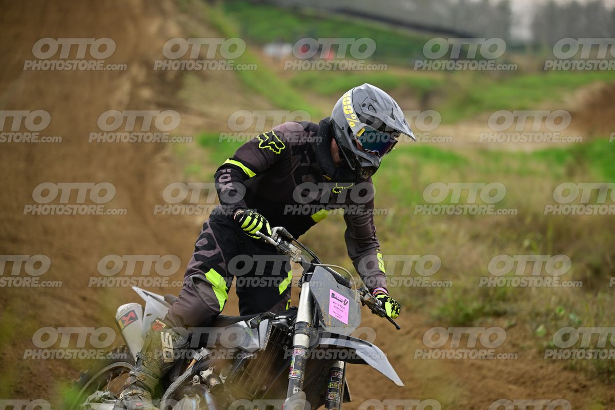 0 - KTM BLACK WHITE - BLACK FLUO YELLOW SUITE (GREY YELLOW HELMET) · DSH_0923
