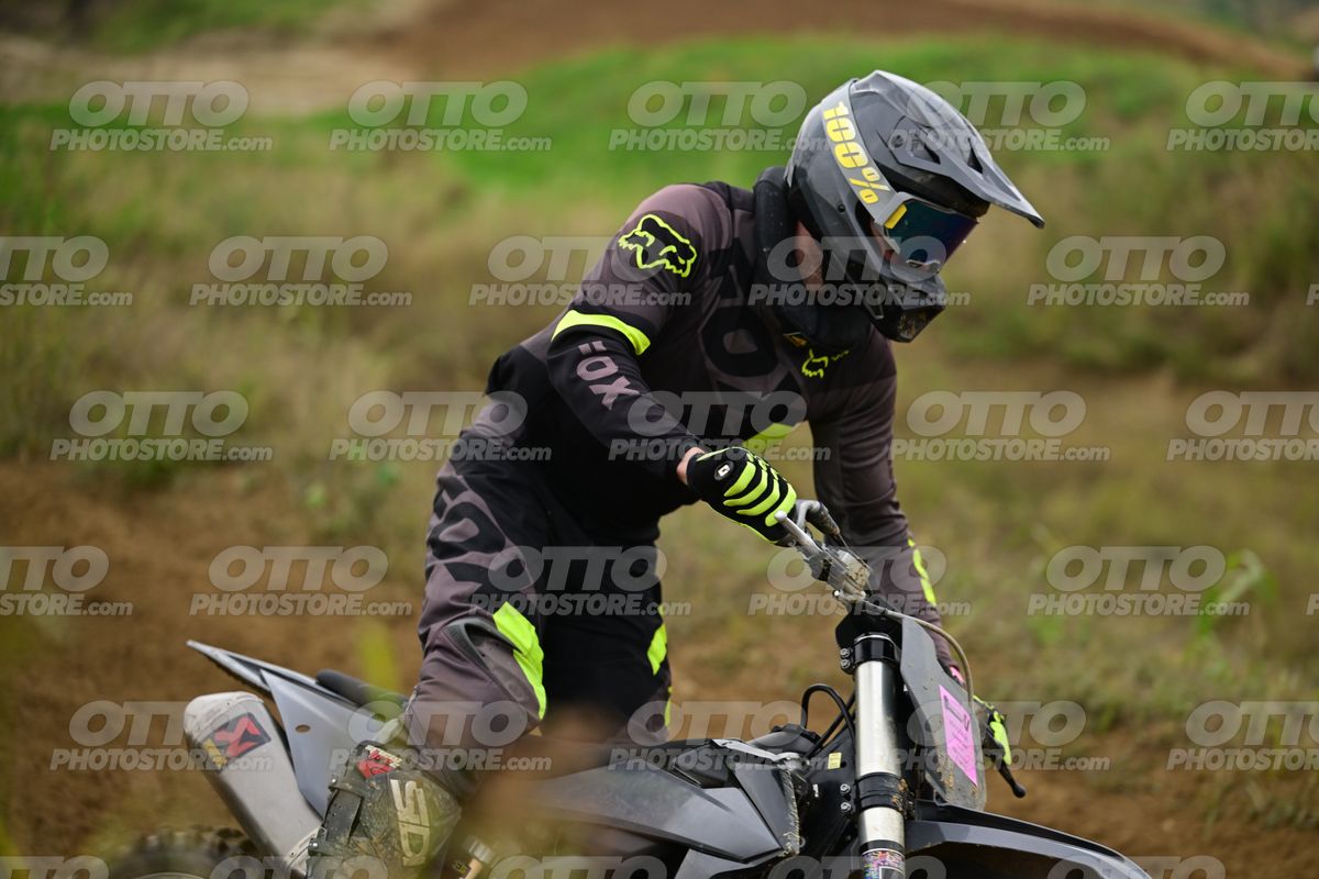 0 - KTM BLACK WHITE - BLACK FLUO YELLOW SUITE (GREY YELLOW HELMET) · DSH_0924