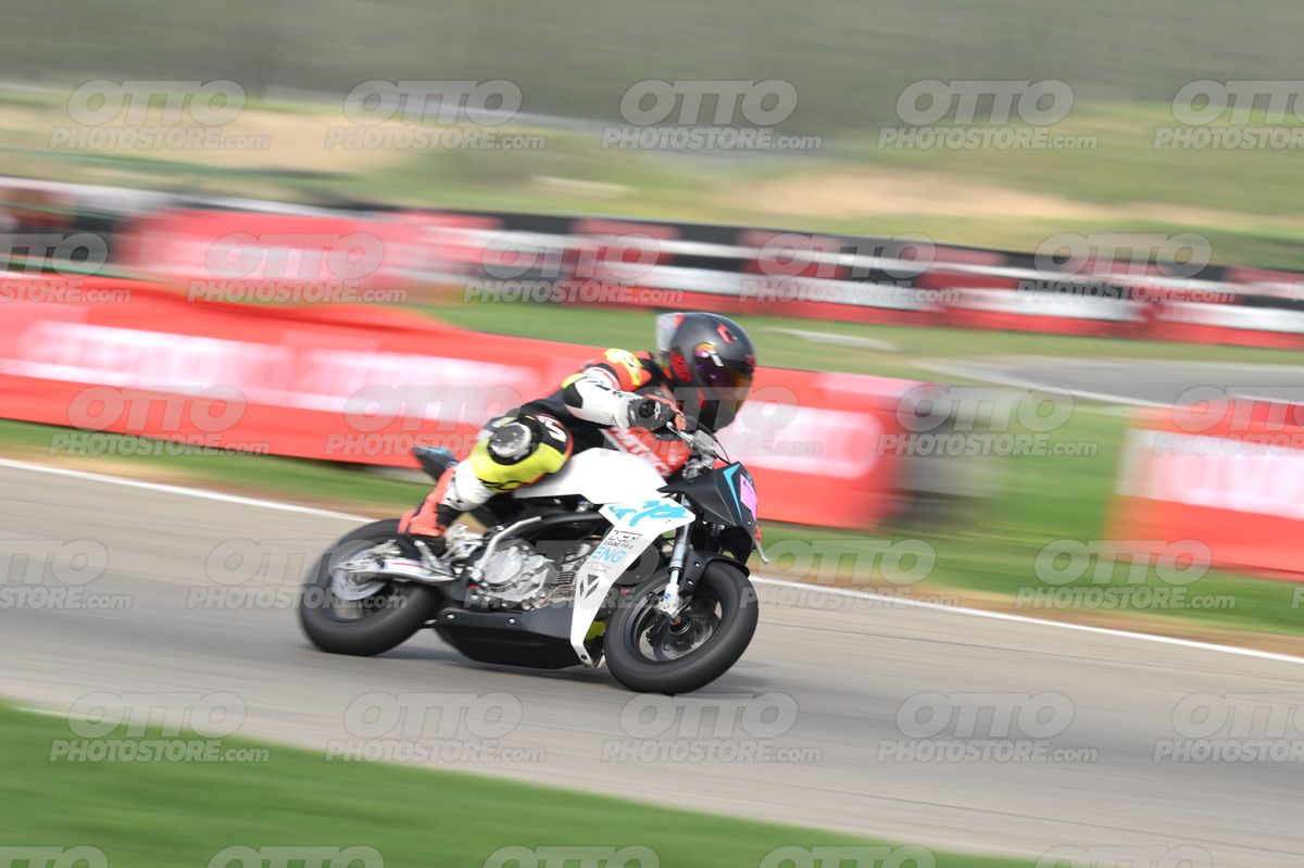 PITBIKE - SCOOTER WHITE BLACK MINI SPORT BIKE WITH TEAL TRIM AND PINK PLATE - ORANGE BLACK FLUO YELLOW MTECH SUIT - BLACK HELMET WITH ORANGE VISOR · DSH_0968