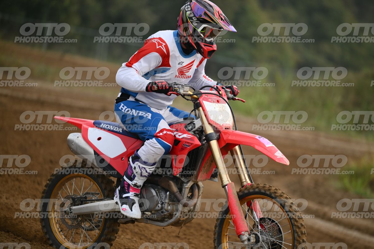 HONDA CRF - White Red Blue Honda Suite · DSH_0973