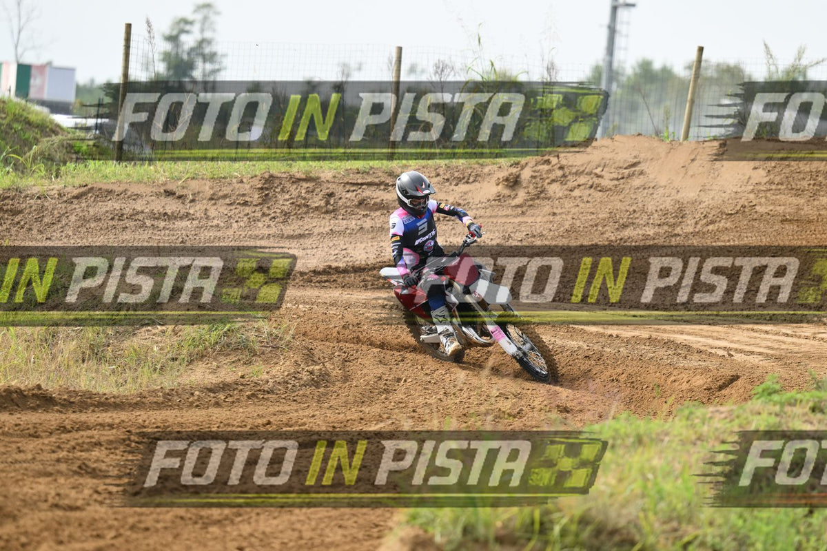 FANTIC RED PINK · DSH_0975