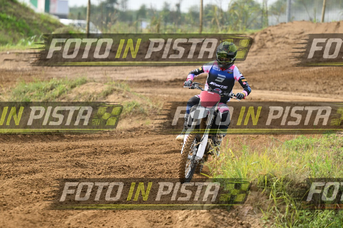 FANTIC RED PINK · DSH_0981