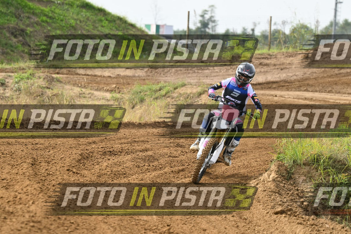 FANTIC RED PINK · DSH_0985