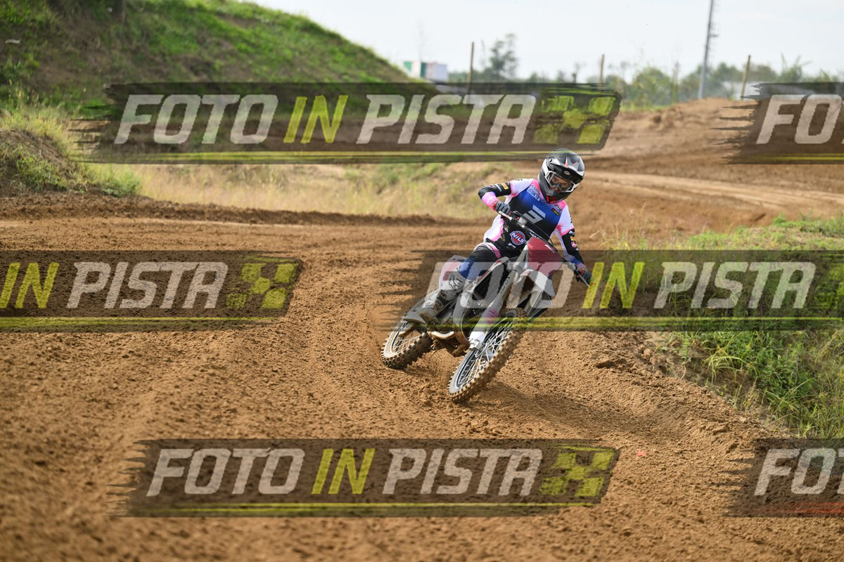 FANTIC RED PINK · DSH_0987