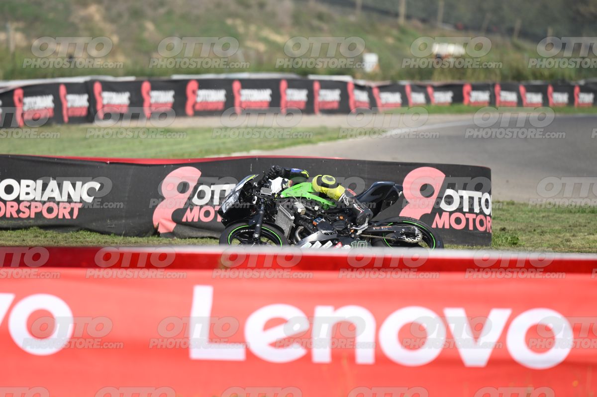 SUPERMOTO 10 · DSH_1007