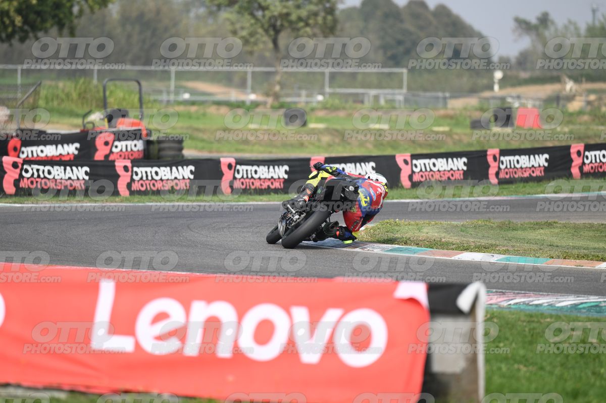 SUPERMOTO 10 · DSH_1009