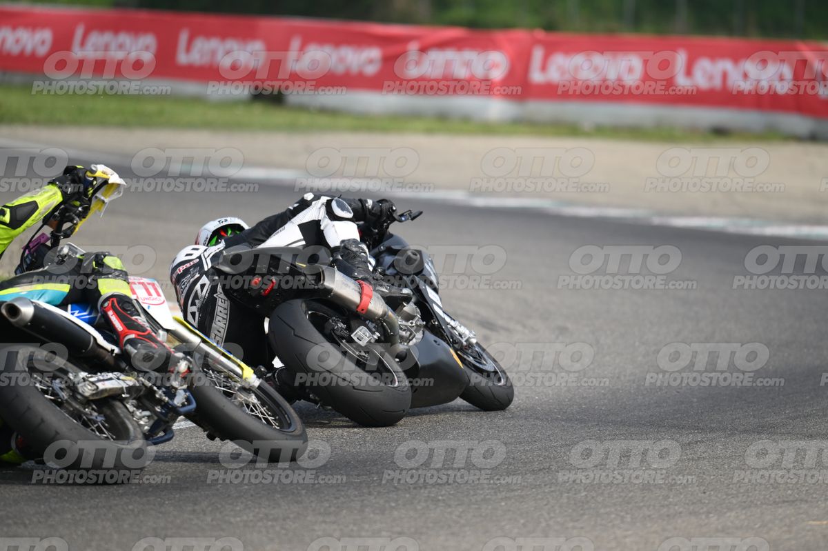 SUPERMOTO 68 · DSH_1040