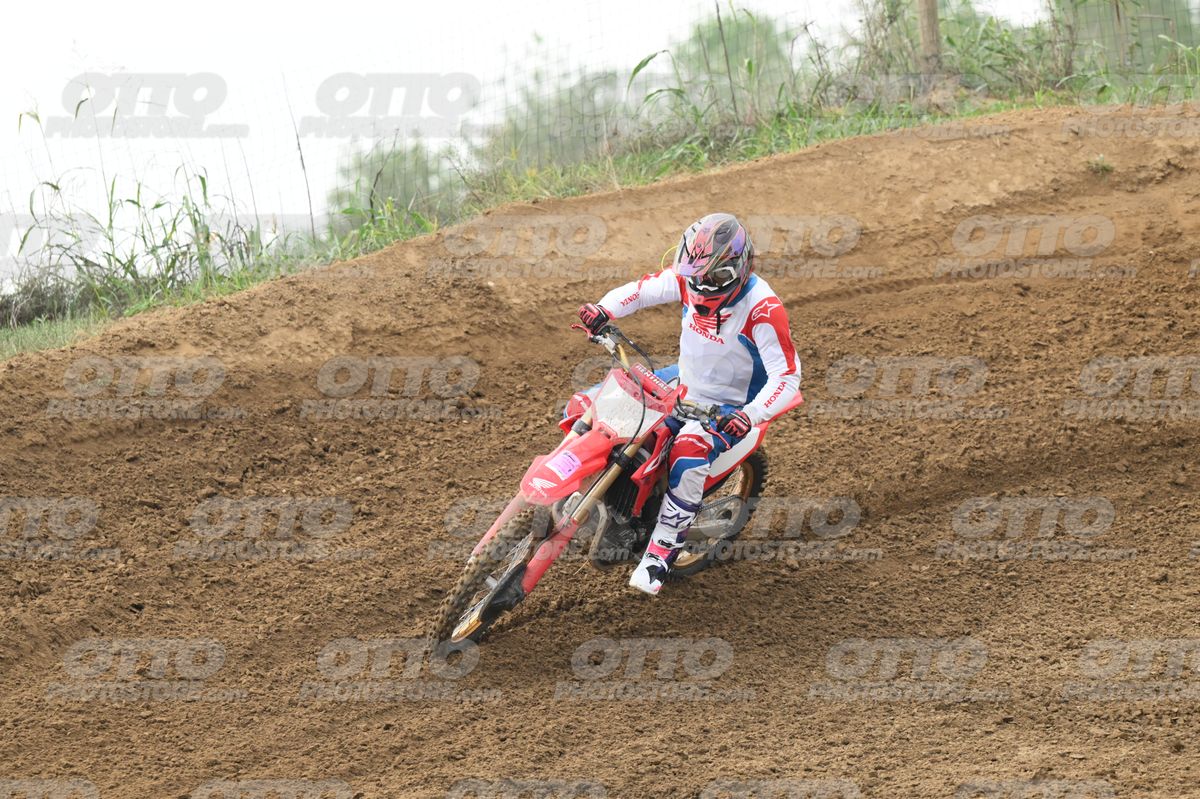 HONDA CRF - White Red Blue Honda Suite · DSH_1053