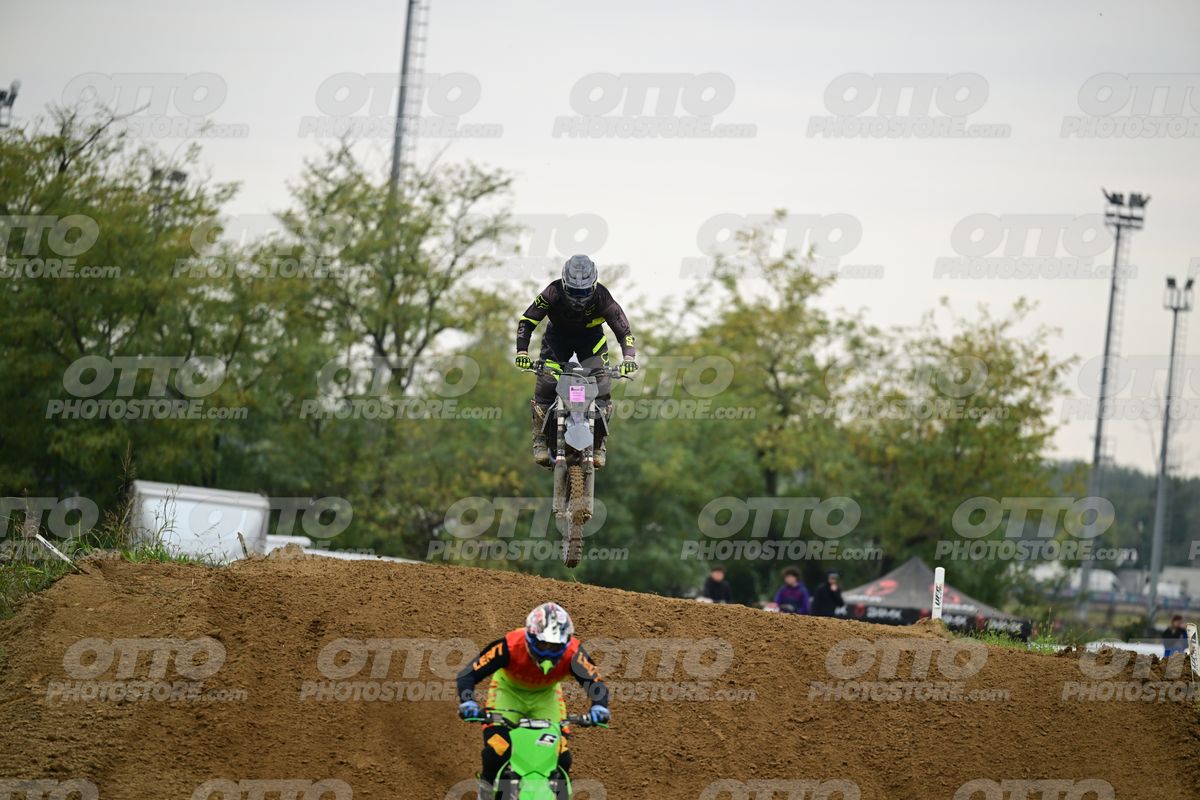 0 - KTM BLACK WHITE - BLACK FLUO YELLOW SUITE (GREY YELLOW HELMET) · DSH_1057