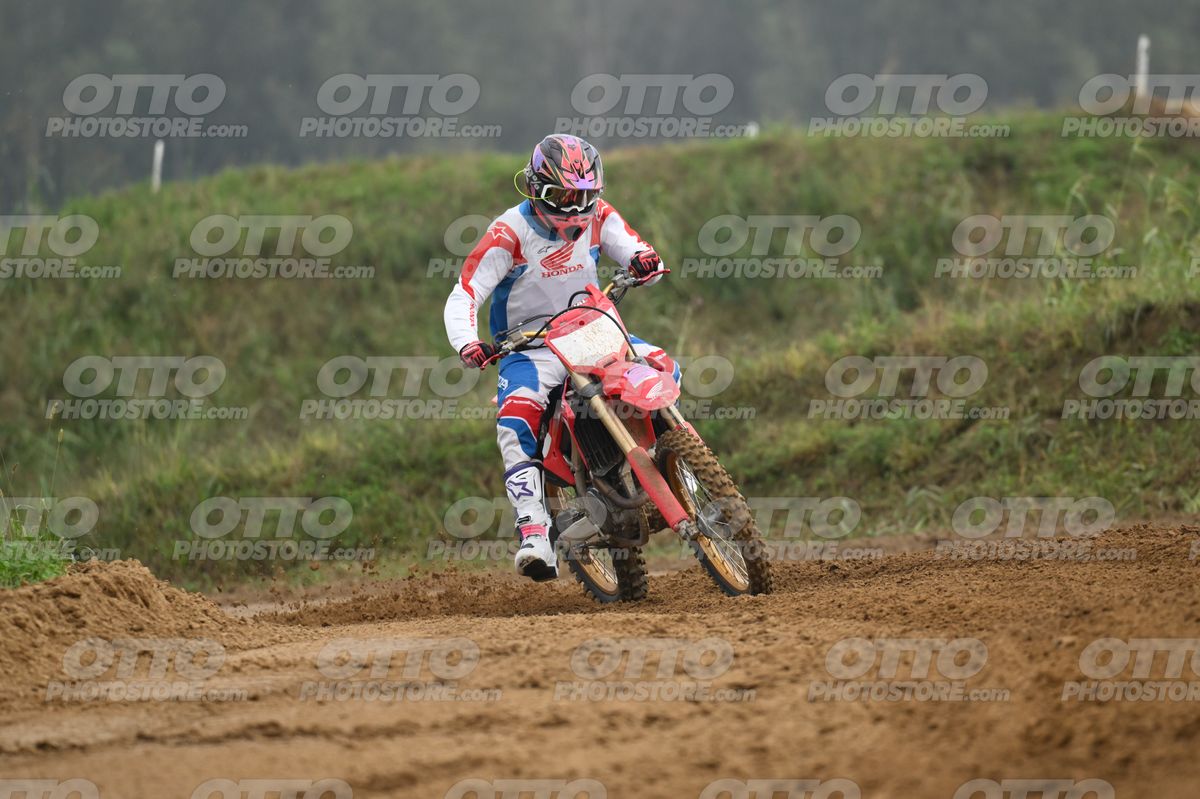 HONDA CRF - White Red Blue Honda Suite · DSH_1067