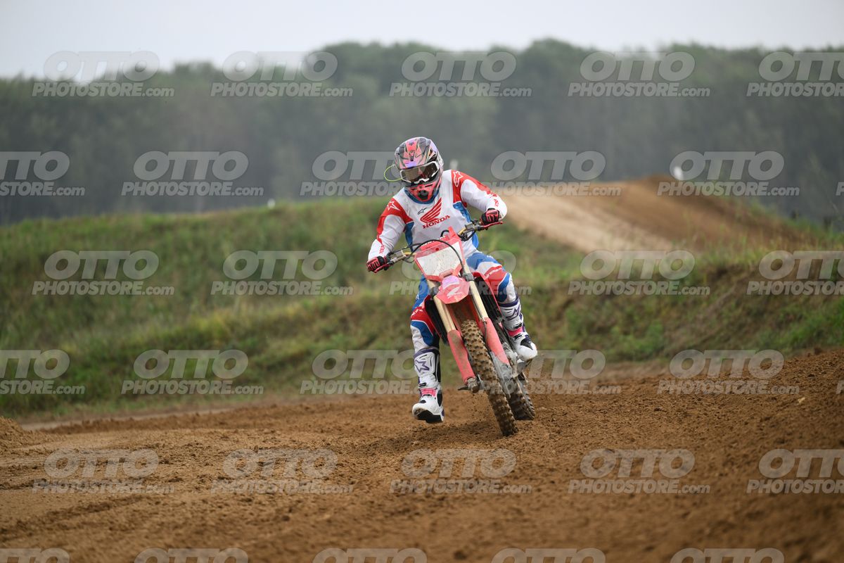 HONDA CRF - White Red Blue Honda Suite · DSH_1070