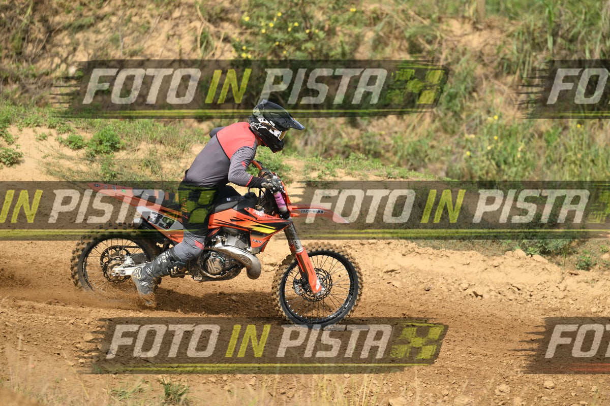 39 · DSH_1082